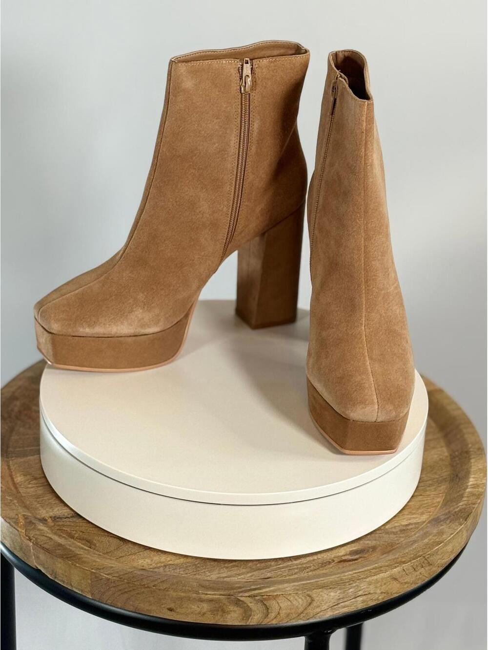 NWB Lisa Vicky Cognac Split Suede Heeled Boots 9.5 M - Picture 3 of 10
